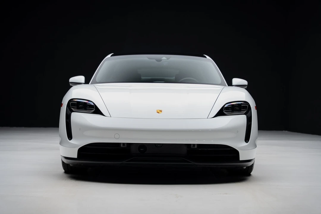 2023 Porsche Taycan - Image 7 of 12