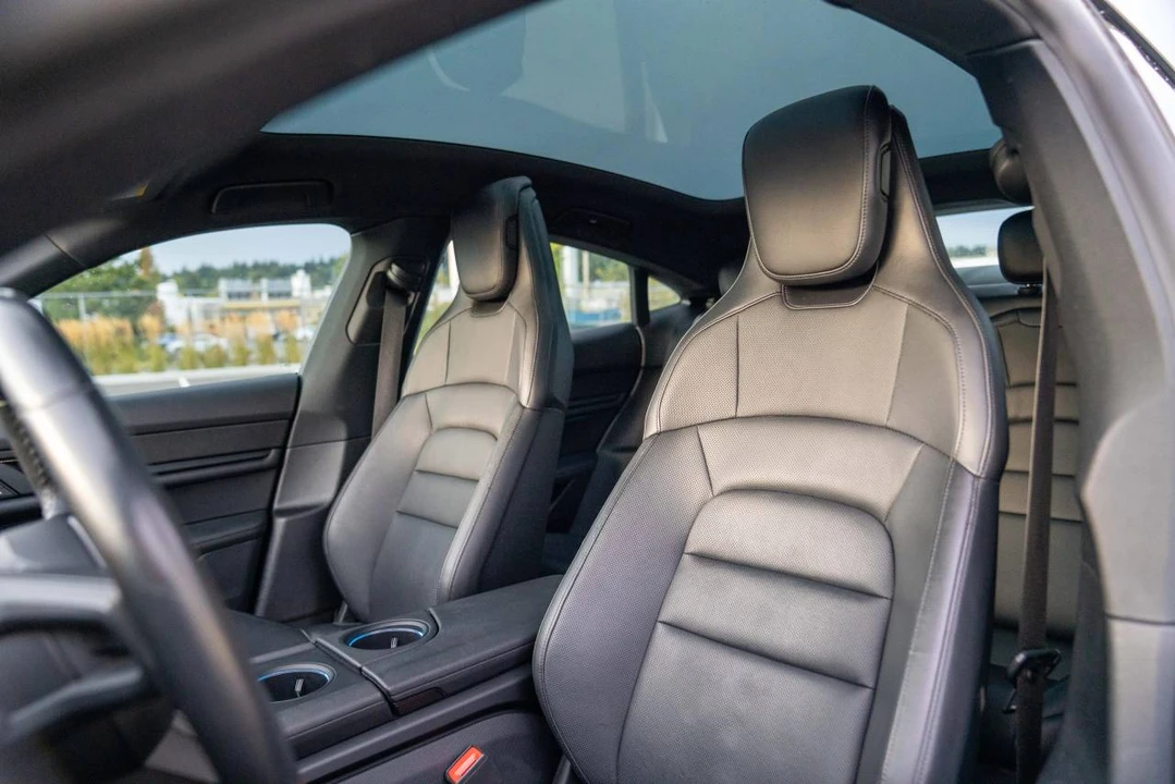 2023 Porsche Taycan - Image 5 of 5