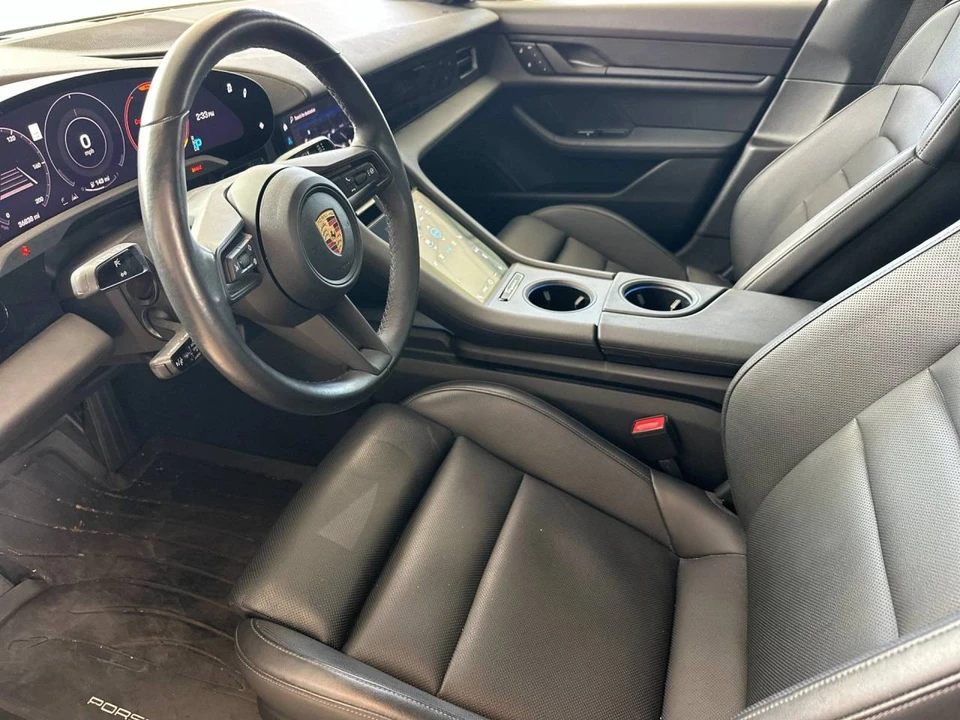 2023 Porsche Taycan - Image 4 of 5