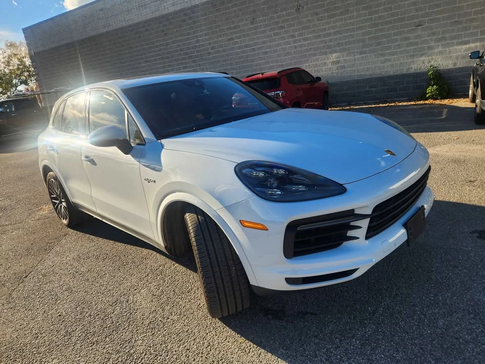 2023 Porsche 9Y0/9Y3 Cayenne - Image 2 of 18