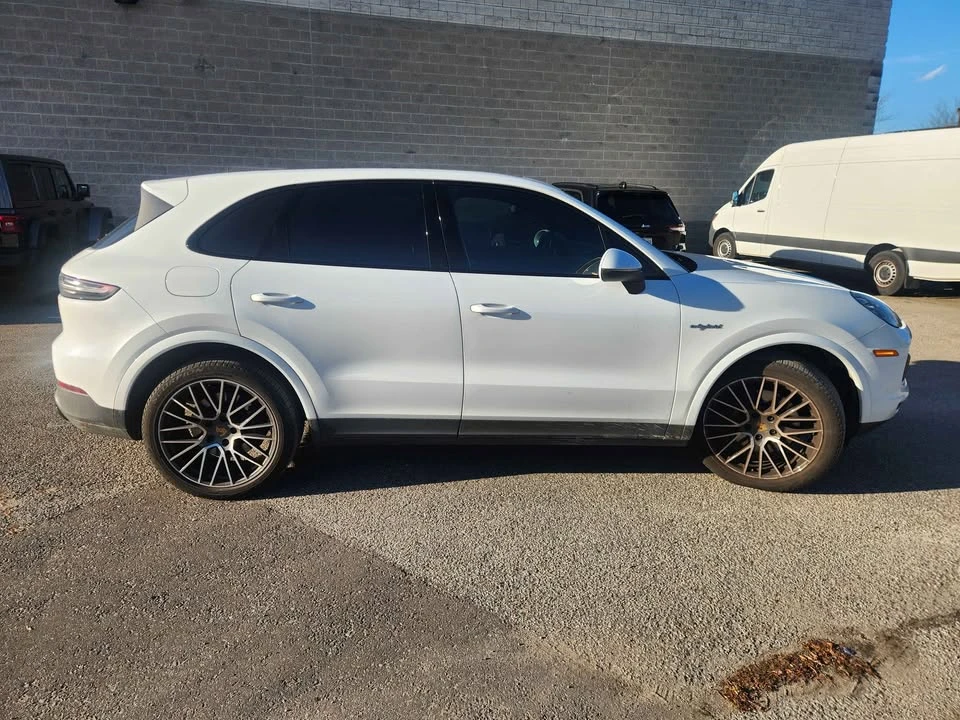 2023 Porsche 9Y0/9Y3 Cayenne - Image 3 of 18