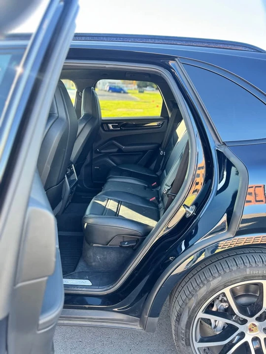 2023 Porsche 9Y0/9Y3 Cayenne - Image 9 of 9