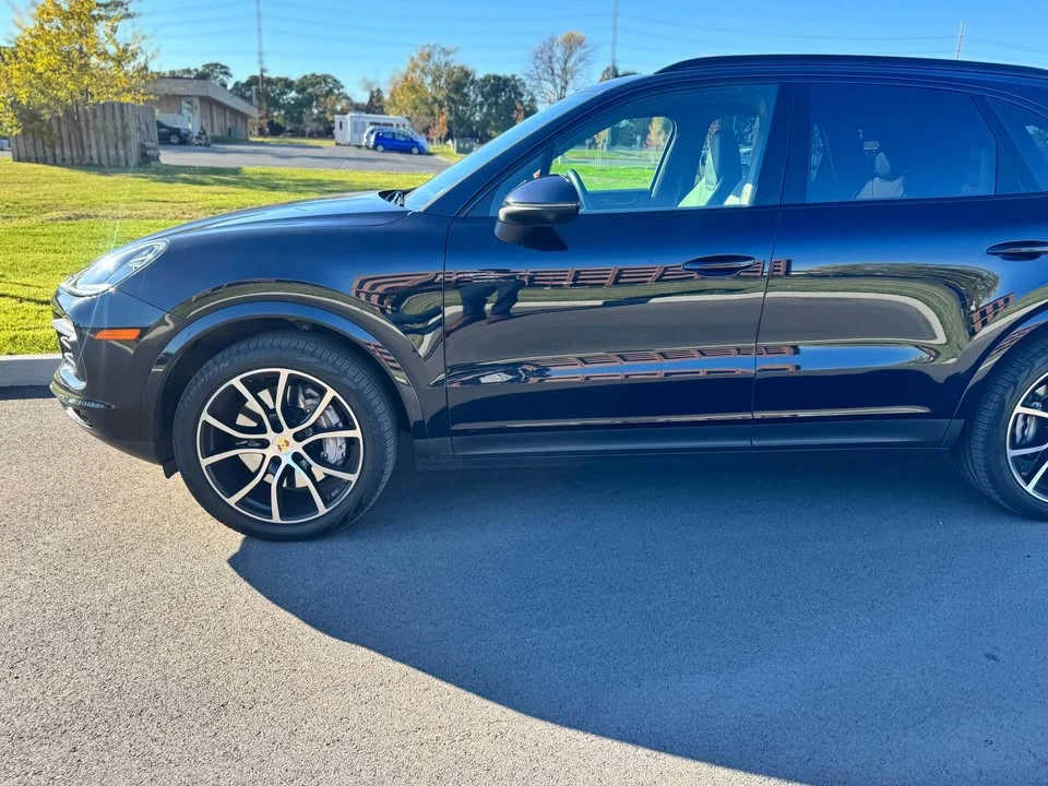 2023 Porsche 9Y0/9Y3 Cayenne - Image 2 of 9