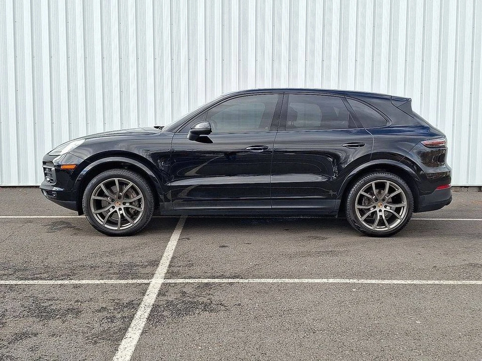 2023 Porsche 9Y0/9Y3 Cayenne - Image 2 of 8