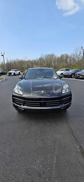 2023 Porsche Cayenne Platinum Edition