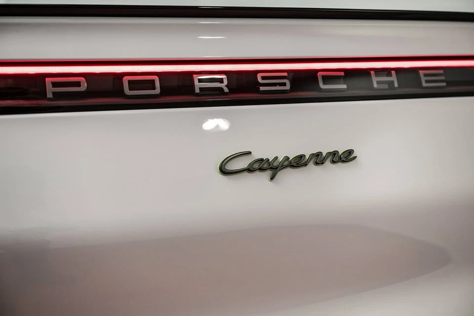 2023 Porsche 9Y0/9Y3 Cayenne - Image 8 of 10