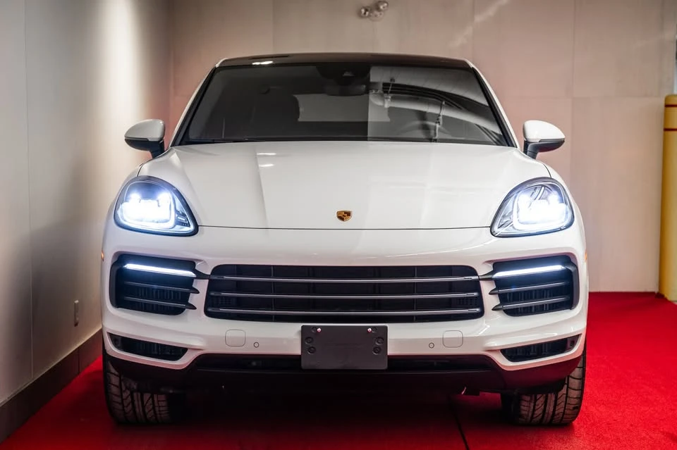 2023 Porsche 9Y0/9Y3 Cayenne - Image 2 of 10