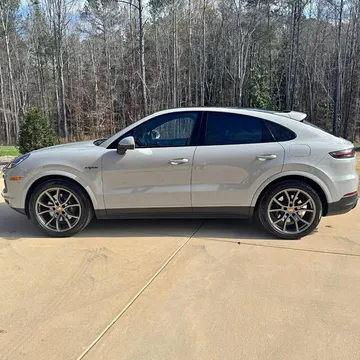 2023 Porsche Cayenne Hybrid Coupe