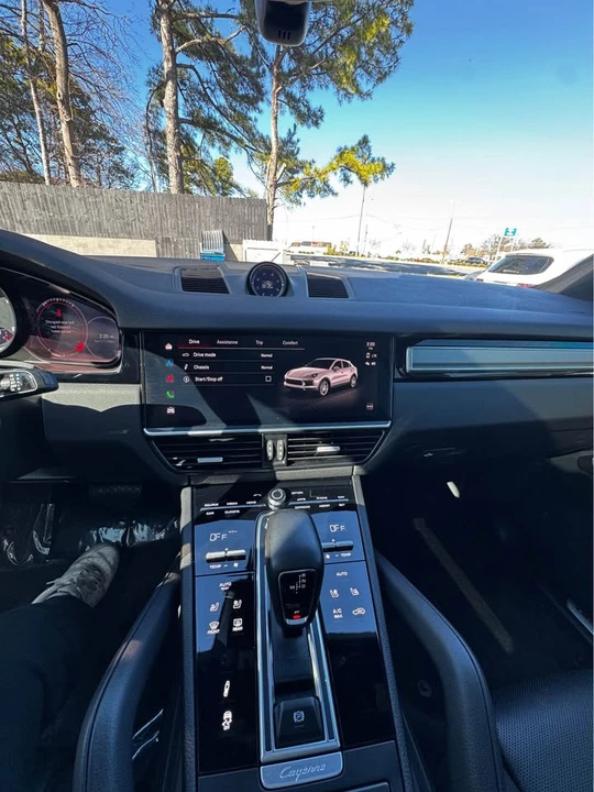 2023 Porsche 9Y0/9Y3 Cayenne - Image 10 of 11