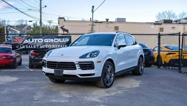 2023 Porsche Cayenne Platinum Edition