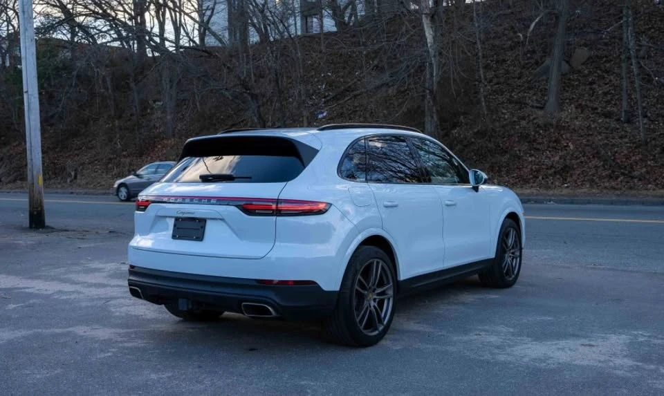 2023 Porsche 9Y0/9Y3 Cayenne - Image 8 of 19