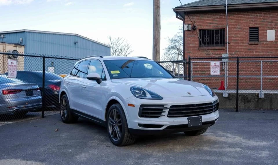 2023 Porsche 9Y0/9Y3 Cayenne - Image 2 of 19