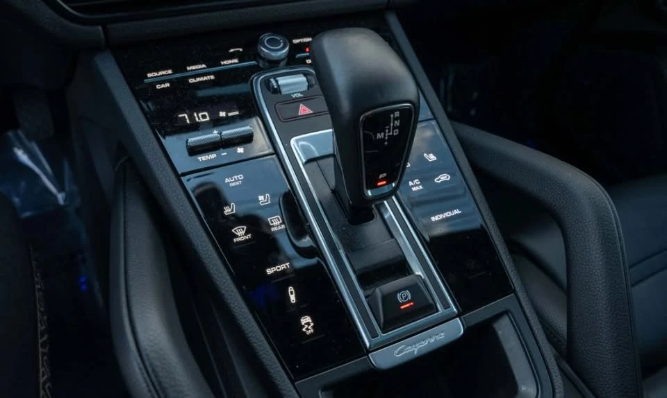 2023 Porsche 9Y0/9Y3 Cayenne - Image 15 of 19