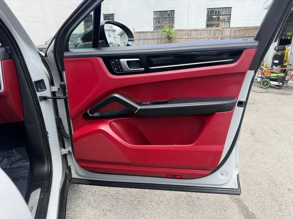2023 Porsche 9Y0/9Y3 Cayenne - Image 8 of 18
