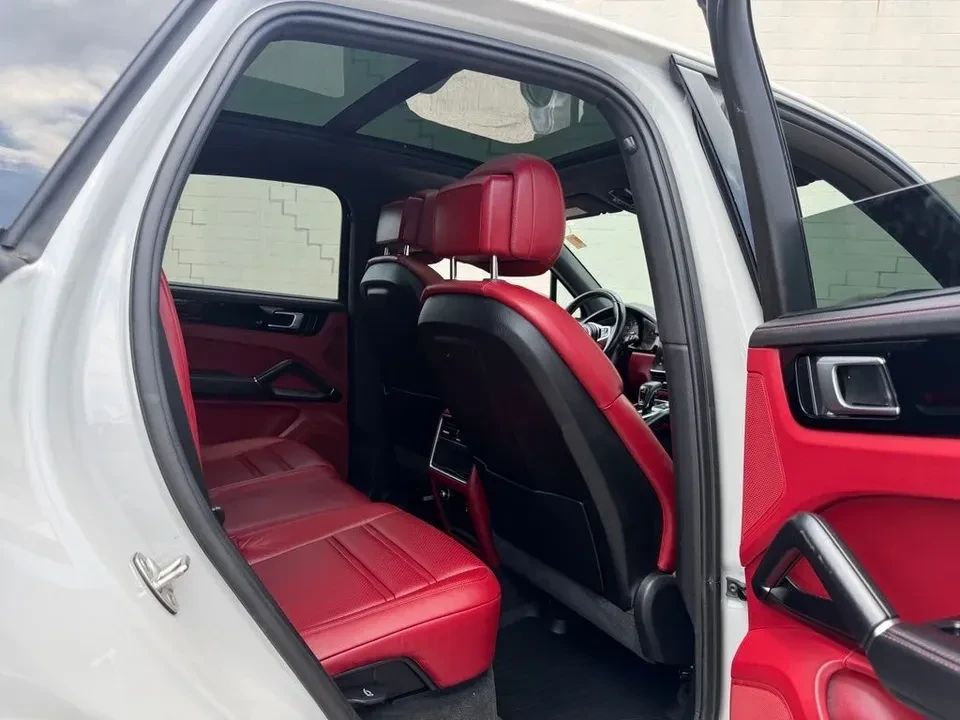 2023 Porsche 9Y0/9Y3 Cayenne - Image 10 of 18