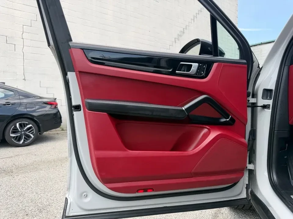 2023 Porsche 9Y0/9Y3 Cayenne - Image 17 of 18