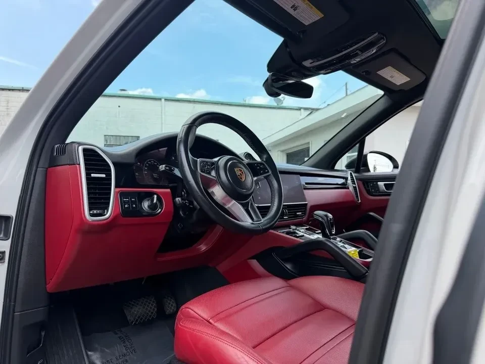 2023 Porsche 9Y0/9Y3 Cayenne - Image 16 of 18