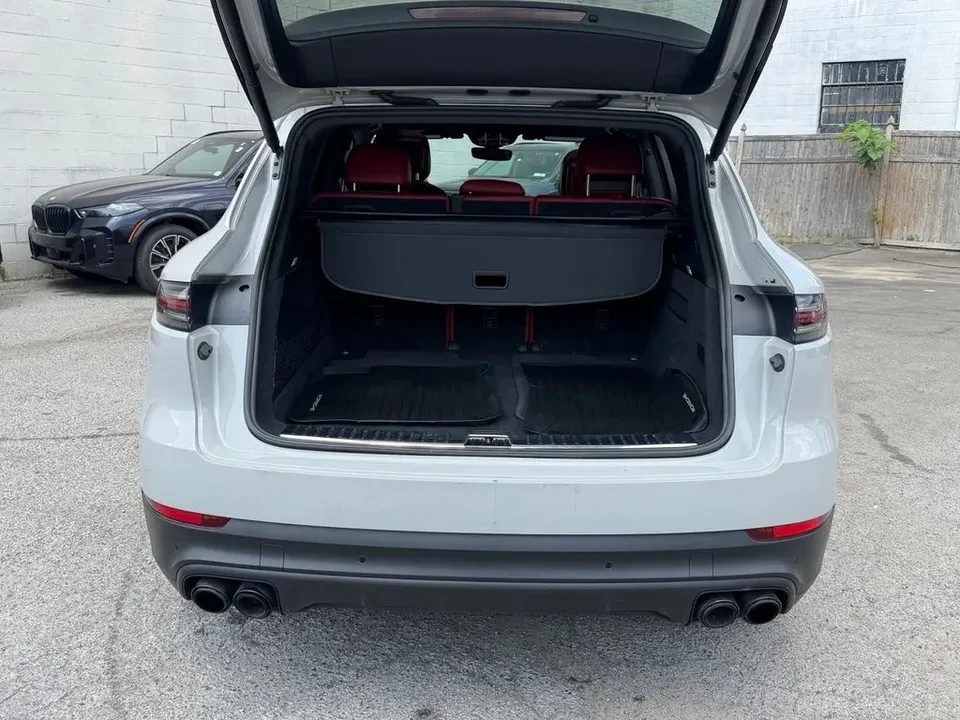 2023 Porsche 9Y0/9Y3 Cayenne - Image 11 of 18