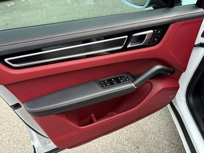 2023 Porsche 9Y0/9Y3 Cayenne GTS - Image 13 of 19