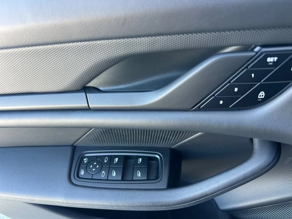 2023 Porsche Taycan - Image 11 of 19