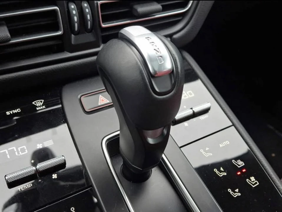 2023 Porsche Macan GTS - Image 10 of 11