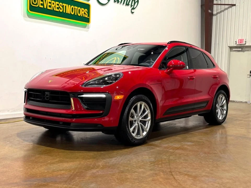 2023 Porsche Macan - Image 3 of 20
