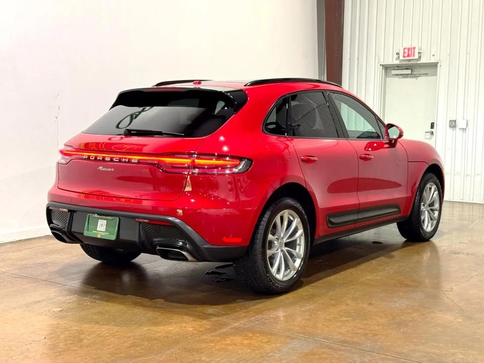 2023 Porsche Macan - Image 7 of 20