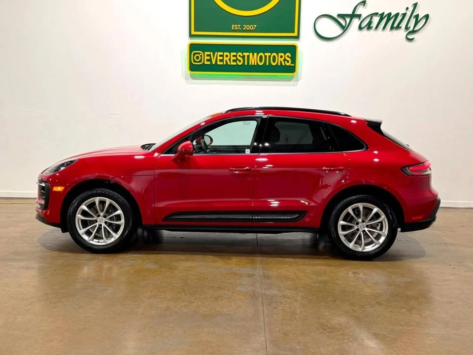 2023 Porsche Macan - Image 4 of 20