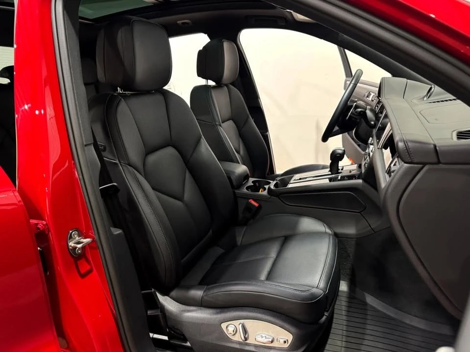 2023 Porsche Macan - Image 12 of 20