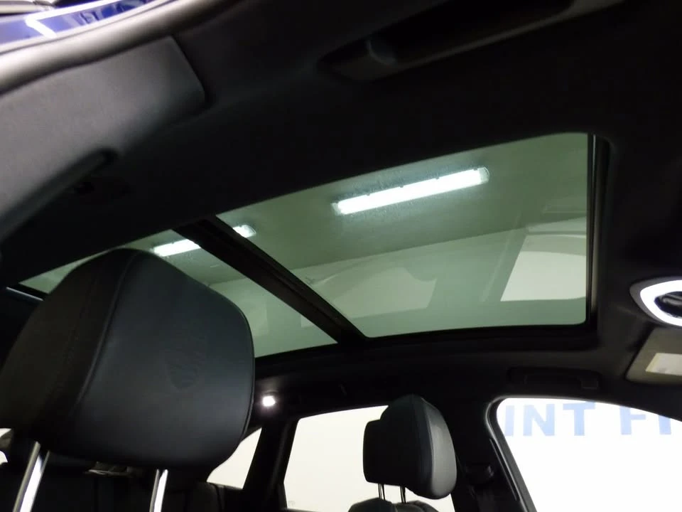 2023 Porsche Macan - Image 14 of 20