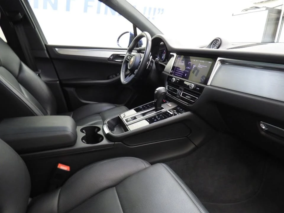 2023 Porsche Macan - Image 7 of 20