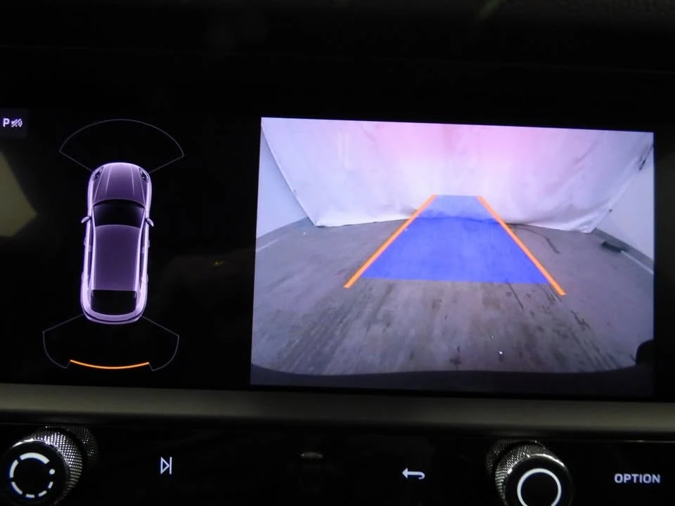 2023 Porsche Macan - Image 12 of 20