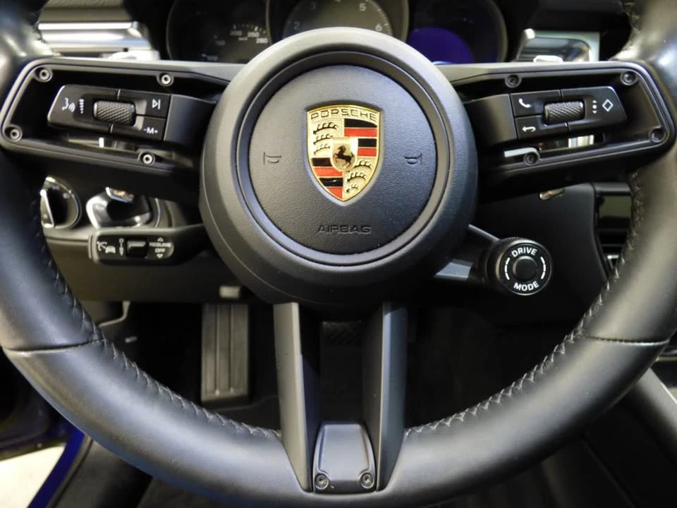 2023 Porsche Macan - Image 20 of 20