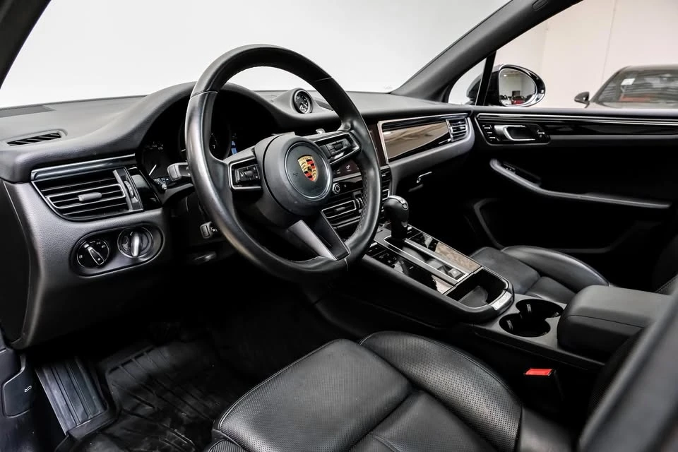 2023 Porsche Macan - Image 3 of 19