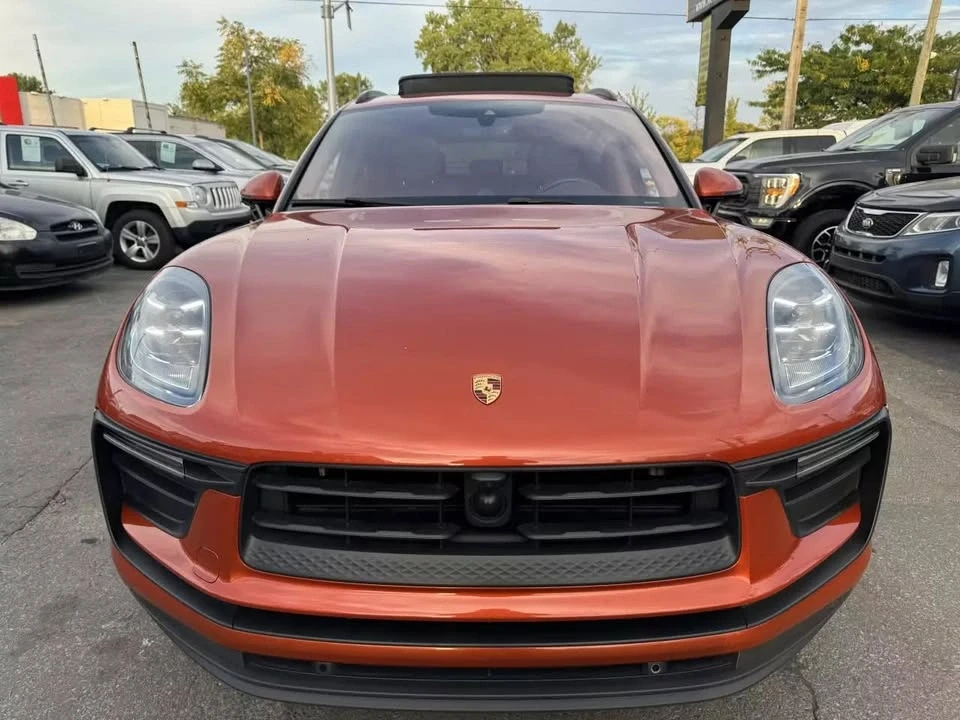 2023 Porsche Macan - Image 3 of 4