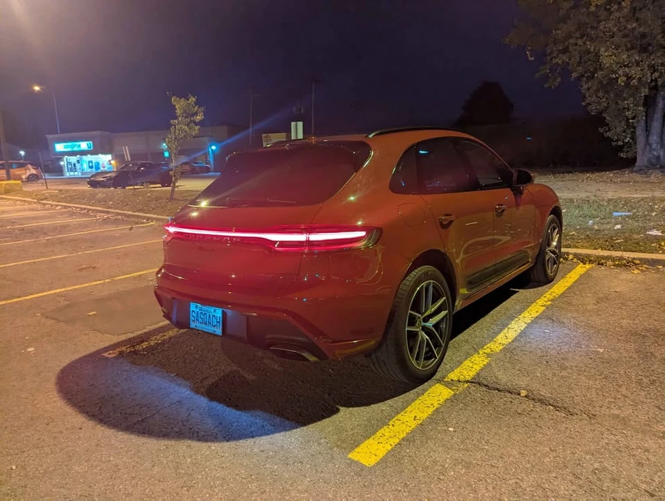2023 Porsche Macan - Image 14 of 19