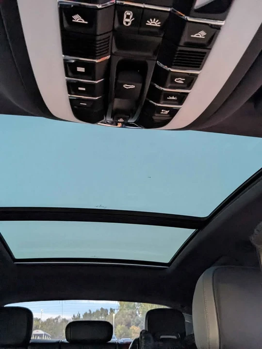 2023 Porsche Macan - Image 19 of 19
