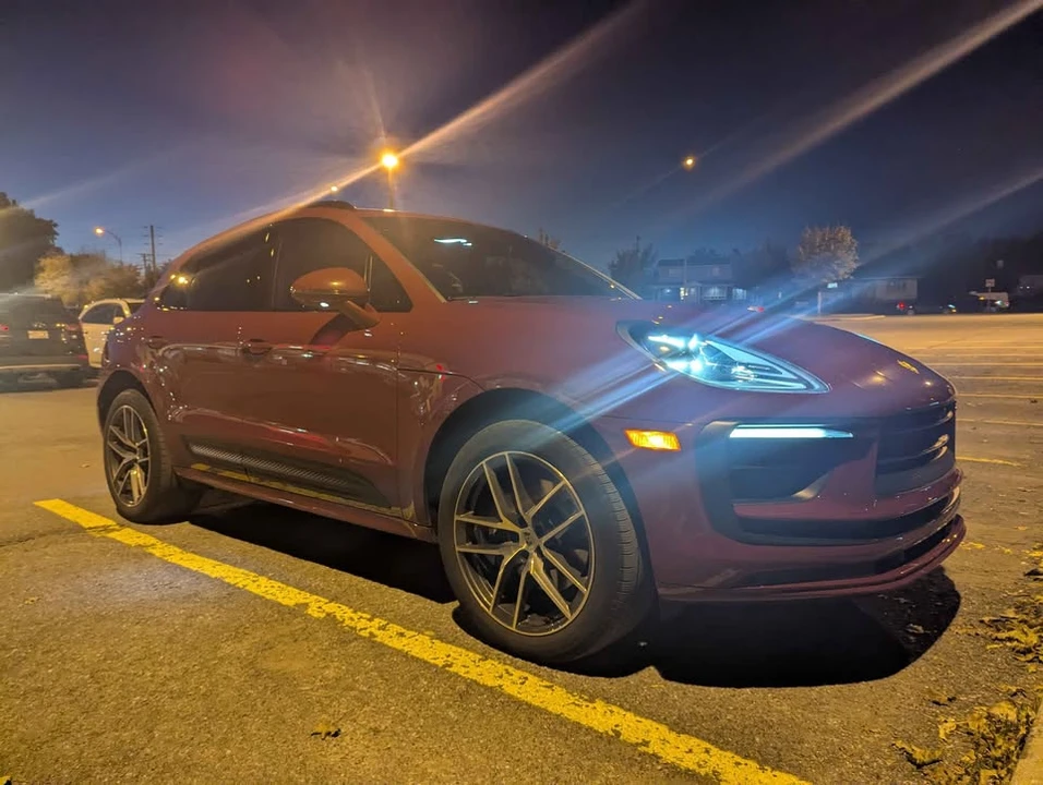 2023 Porsche Macan - Image 12 of 19