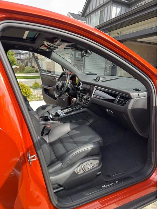 2023 Porsche Macan - Image 13 of 14