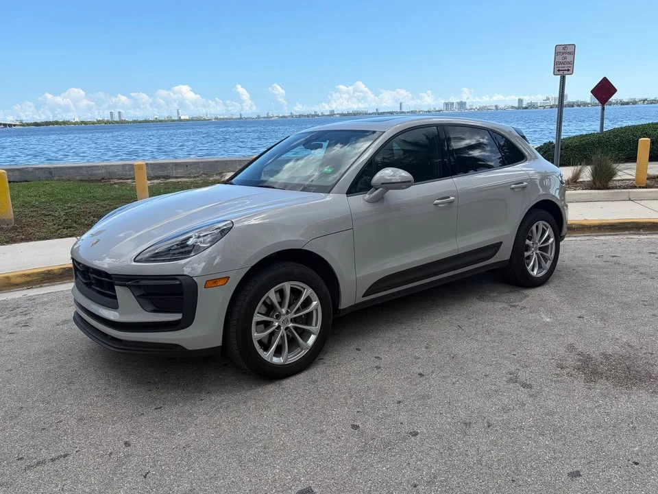 2023 Porsche Macan - Image 3 of 8