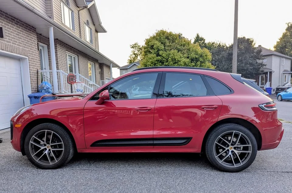 2023 Porsche Macan - Image 2 of 19