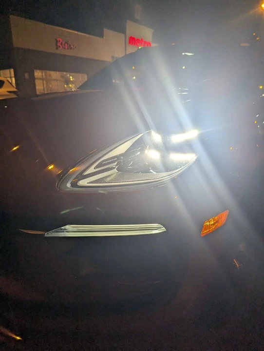 2023 Porsche Macan - Image 11 of 19