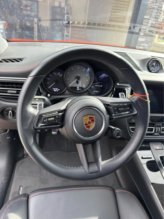 2023 Porsche Macan - Image 11 of 14