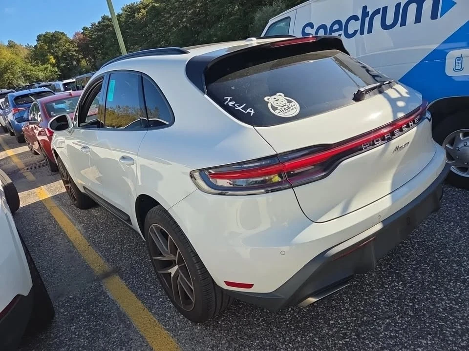 2023 Porsche Macan - Image 3 of 7