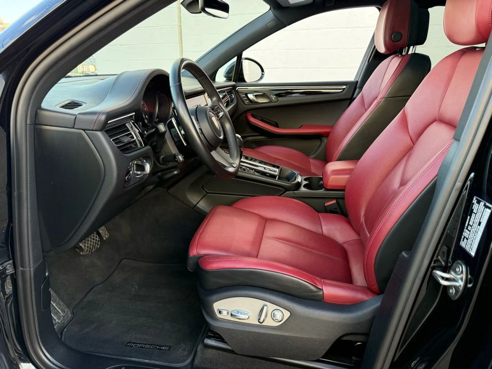 2023 Porsche Macan - Image 14 of 19