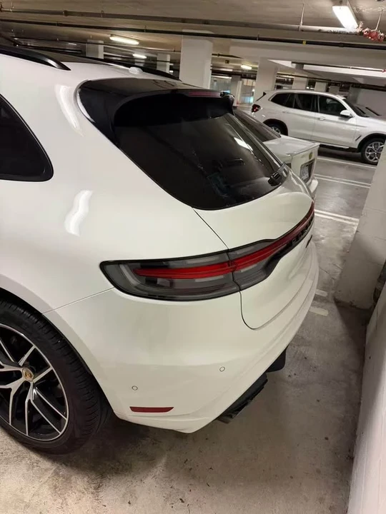 2023 Porsche Macan - Image 4 of 7