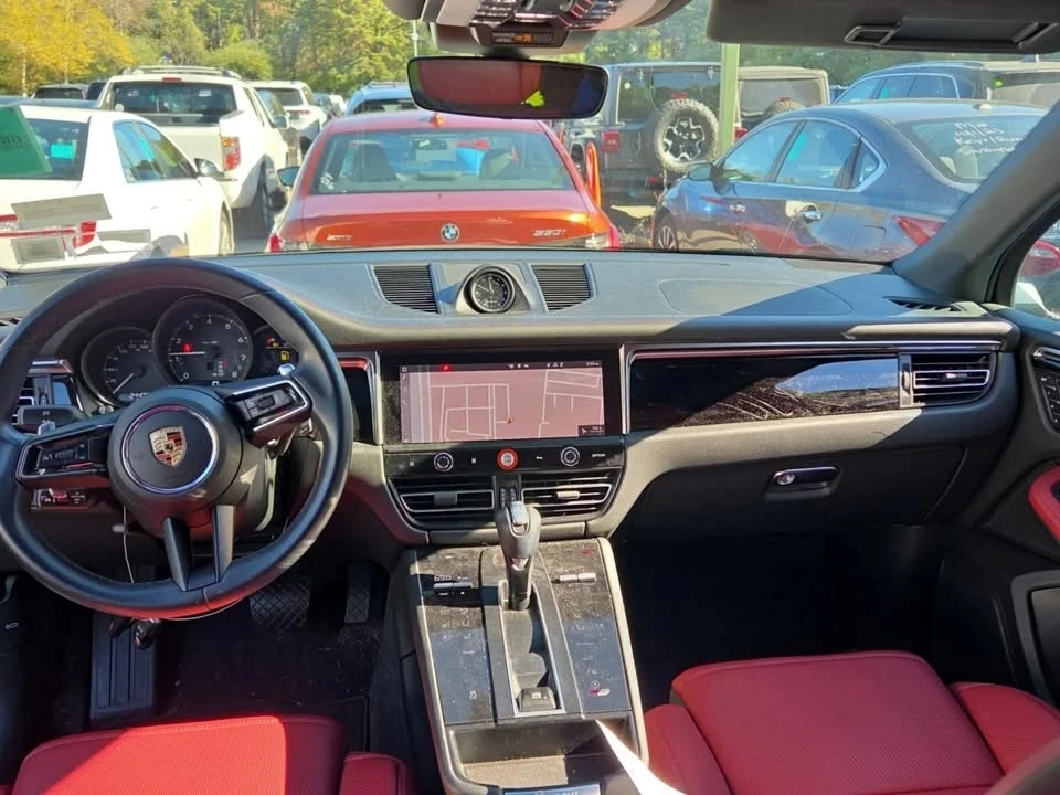 2023 Porsche Macan - Image 5 of 7