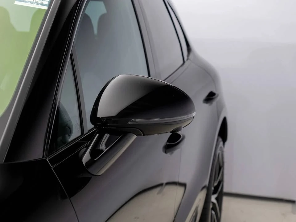 2023 Porsche Macan - Image 6 of 20