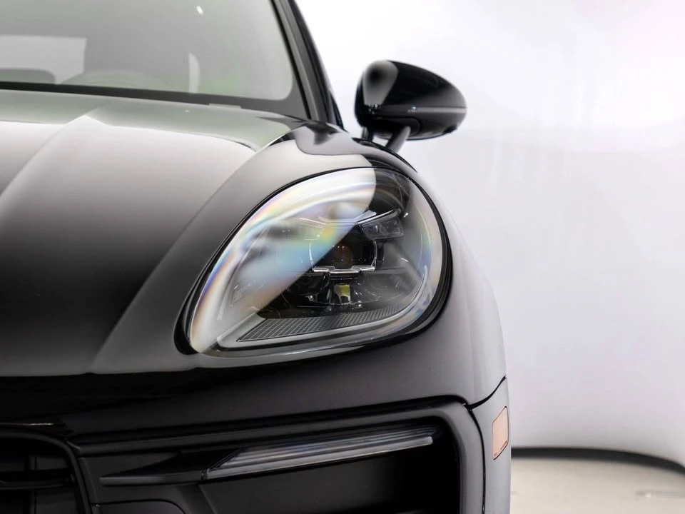 2023 Porsche Macan - Image 4 of 20