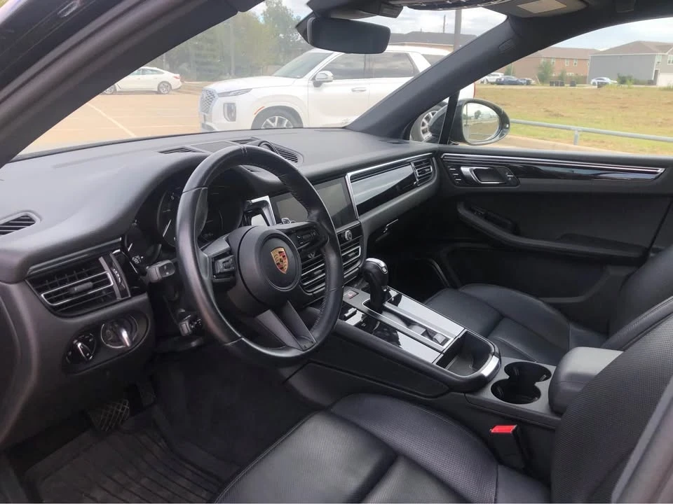 2023 Porsche Macan - Image 4 of 10